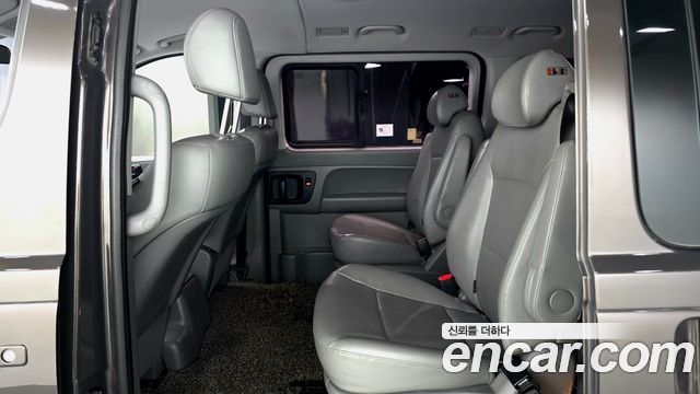 Hyundai Starex 2019 — photo 12