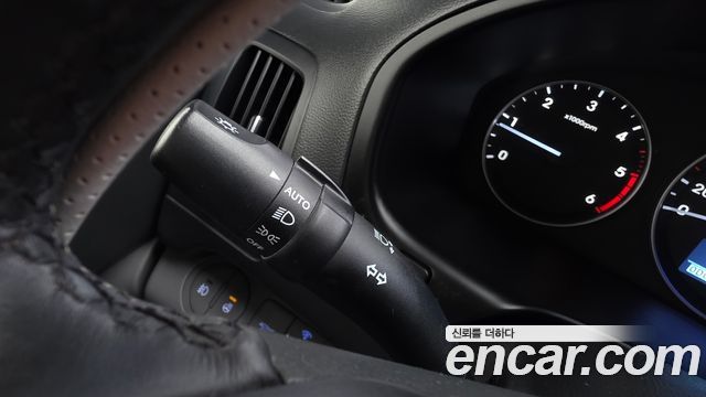 Hyundai Starex 2019 — photo 17