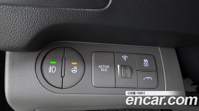Hyundai Starex 2019 — photo 18