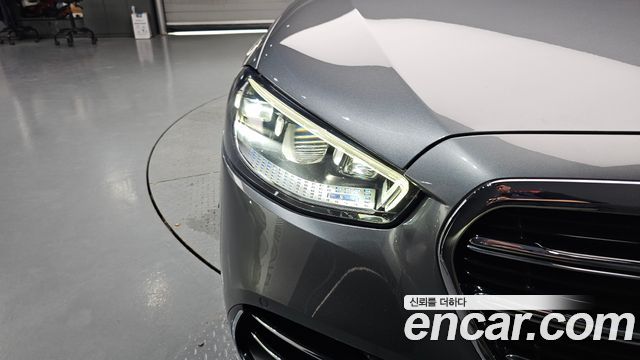 Mercedes-Benz S-Class 2022 — photo 8