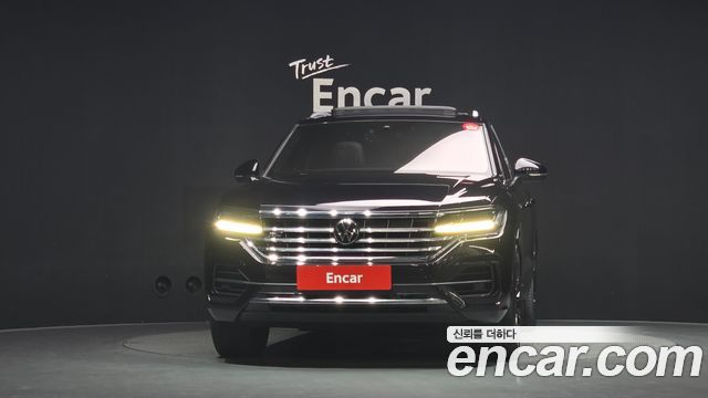 Volkswagen Touareg 2021 — photo 3