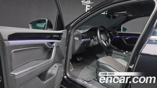 Volkswagen Touareg 2021 — photo 13