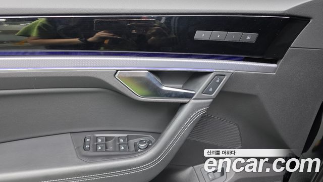 Volkswagen Touareg 2021 — photo 17