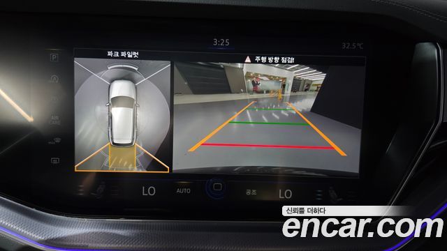 Volkswagen Touareg 2021 — photo 20