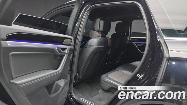 Volkswagen Touareg 2021 — photo 21