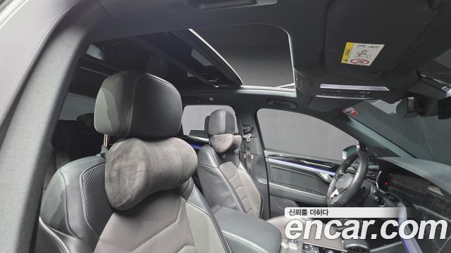 Volkswagen Touareg 2021 — photo 26