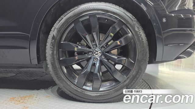 Volkswagen Touareg 2021 — photo 7