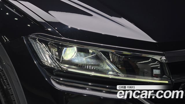 Volkswagen Touareg 2021 — photo 8