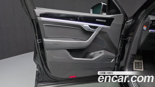 Volkswagen Touareg 2021 — photo 14