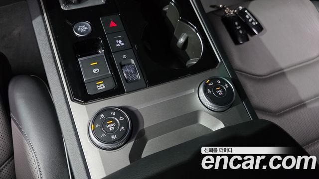 Volkswagen Touareg 2021 — photo 28