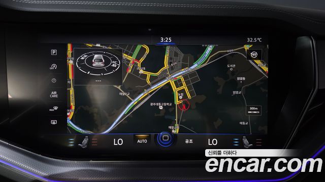 Volkswagen Touareg 2021 — photo 29