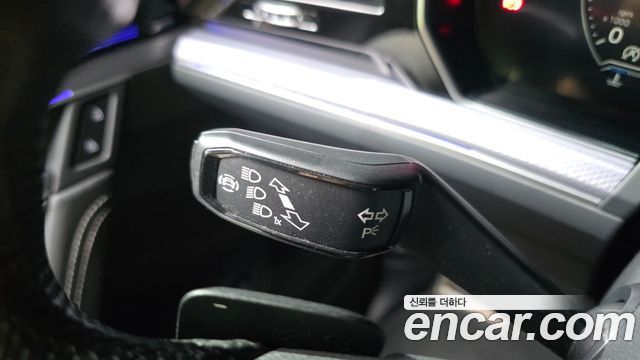 Volkswagen Touareg 2021 — photo 33