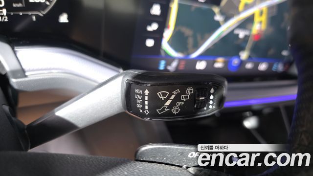 Volkswagen Touareg 2021 — photo 35