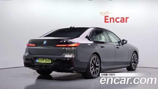BMW i7 2025 — photo 2