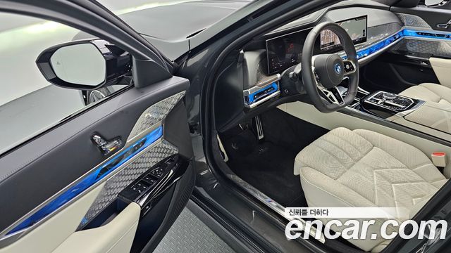 BMW i7 2025 — photo 13