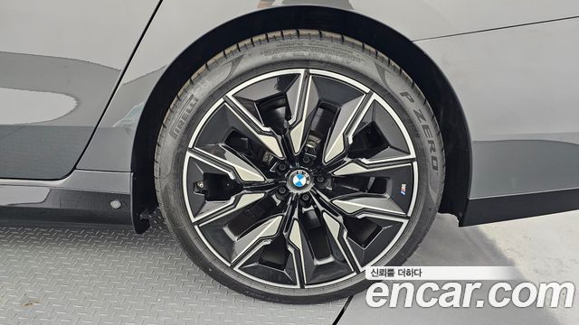 BMW i7 2025 — photo 7