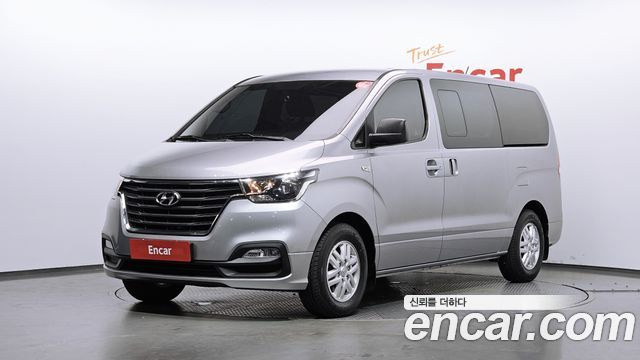 Hyundai Starex 2019 — photo 1