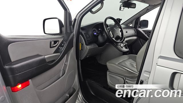 Hyundai Starex 2019 — photo 10