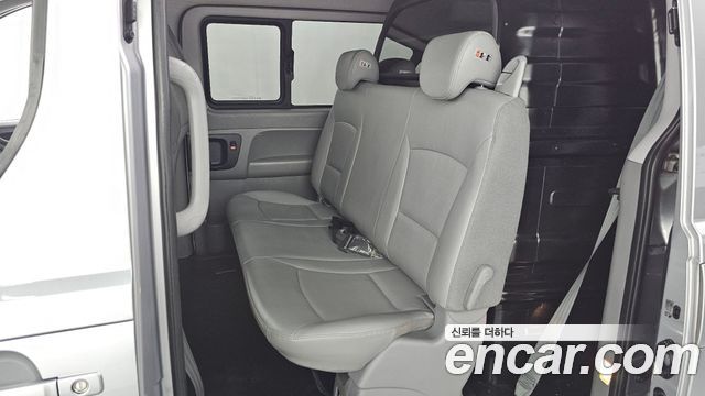 Hyundai Starex 2019 — photo 11