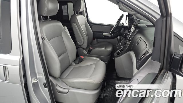 Hyundai Starex 2019 — photo 12