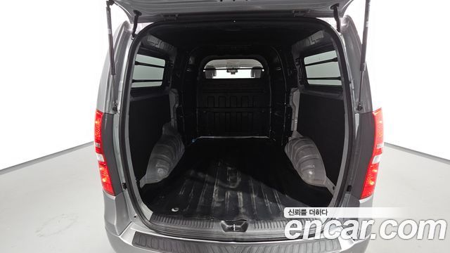 Hyundai Starex 2019 — photo 20