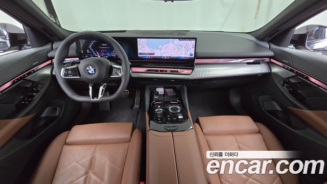 BMW 5-Series 2026 — photo 10