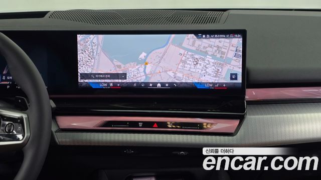 BMW 5-Series 2026 — photo 18