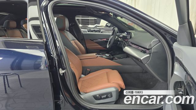 BMW 5-Series 2026 — photo 16