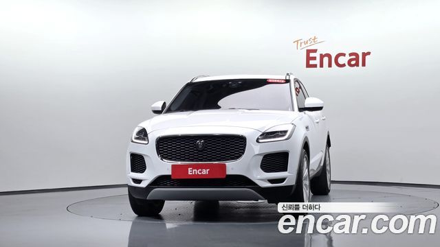 Jaguar E-PACE 2019 — photo 3
