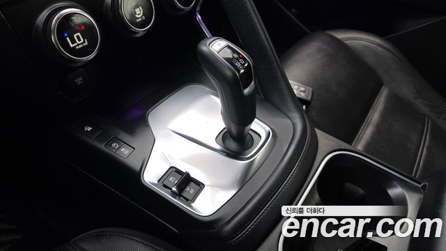 Jaguar E-PACE 2019 — photo 12