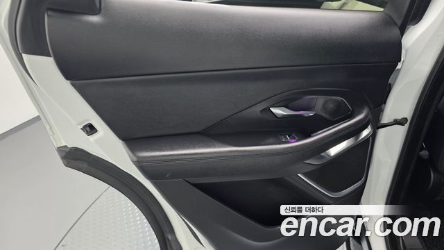 Jaguar E-PACE 2019 — photo 15