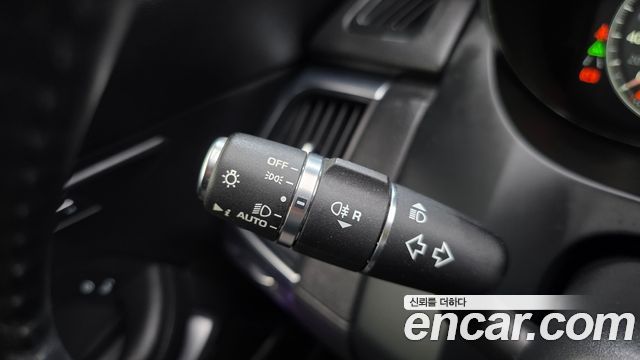 Jaguar E-PACE 2019 — photo 28