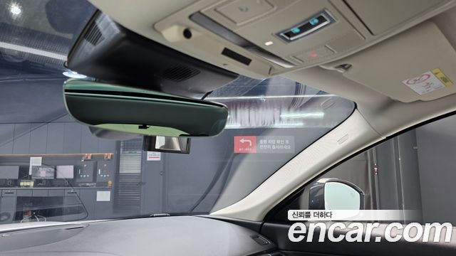 Jaguar E-PACE 2019 — photo 30