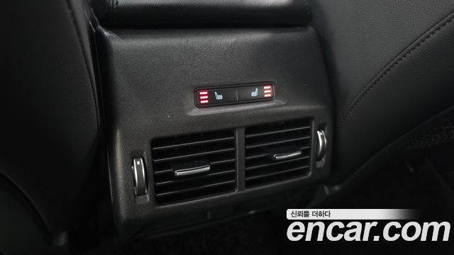 Jaguar E-PACE 2019 — photo 31