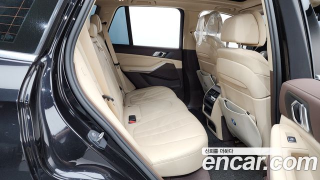 BMW X5 2019 — photo 17