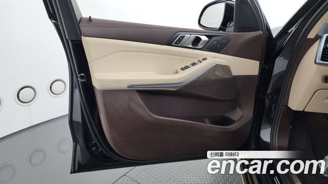 BMW X5 2019 — photo 14