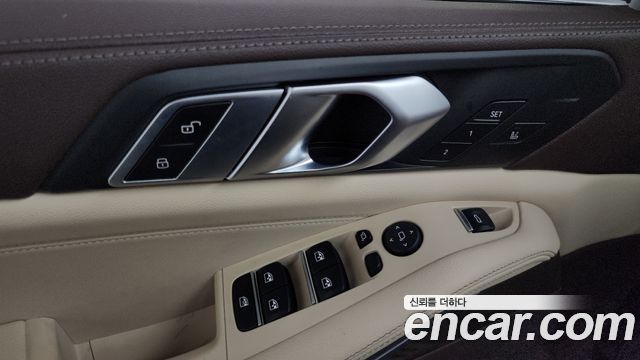 BMW X5 2019 — photo 28