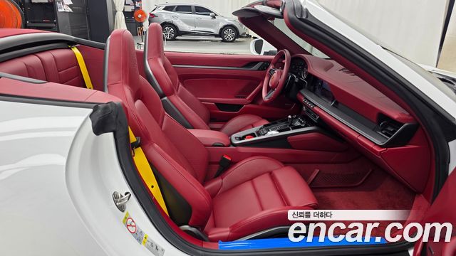 Porsche 911 2024 — photo 17