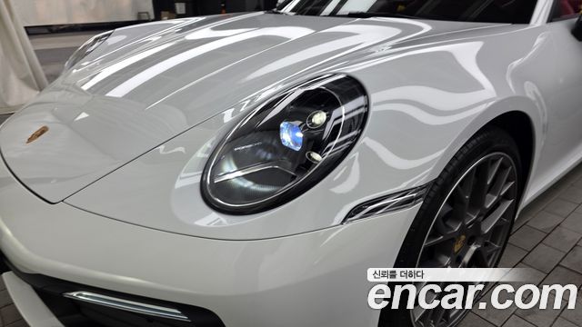 Porsche 911 2024 — photo 8