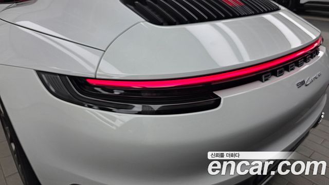 Porsche 911 2024 — photo 9