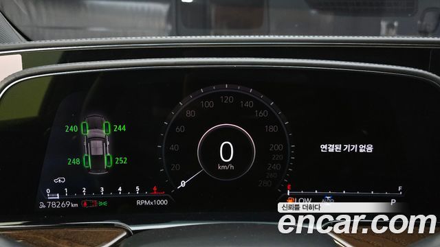 Cadillac Escalade 2021 — photo 11