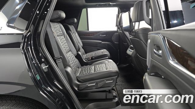 Cadillac Escalade 2021 — photo 17