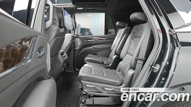 Cadillac Escalade 2021 — photo 18