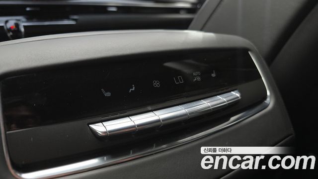 Cadillac Escalade 2021 — photo 28