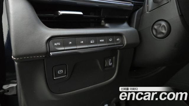 Cadillac Escalade 2021 — photo 32