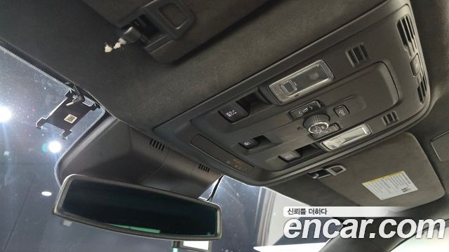Cadillac Escalade 2021 — photo 33