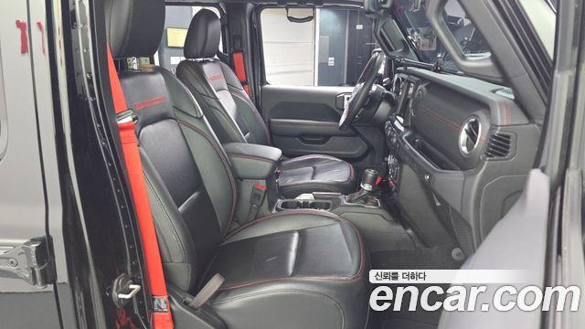 Jeep Wrangler 2020 — photo 17