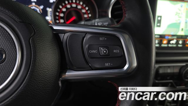 Jeep Wrangler 2020 — photo 23