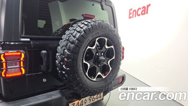 Jeep Wrangler 2020 — photo 25