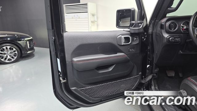 Jeep Wrangler 2020 — photo 14